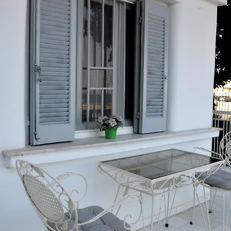 Antony Apartment *