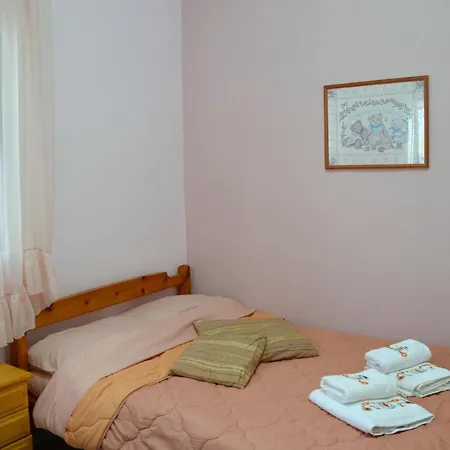 Antony Apartment *